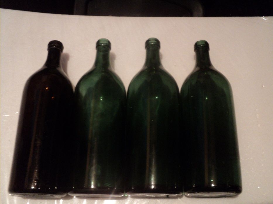 Sticle vechi de vin, din perioada comunista, anii '50 si 1962, 1963